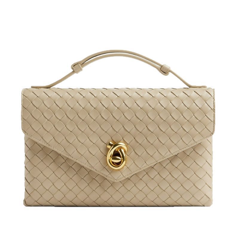 Aria Clutch